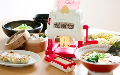 日本人對拉麵到底有多狂熱  日本玩具公司發明的「在家自己做拉麵」機器可能會讓你看傻了眼．．．